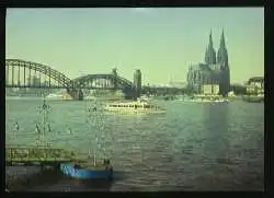 x09983; Köln am Rhein, Dom und Hohenzollernbrücke.