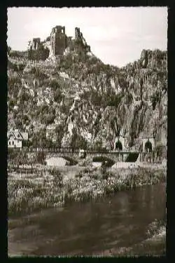 x10121; ALTENAHR Blick auf Burgruine Are und Tunnels.