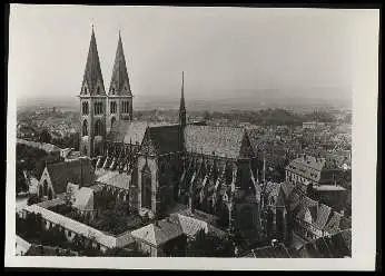 x11421; Halberstadt. Dom im Stadtbild.