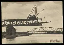 x12341; Eisenbahnpioniere beim Brückenbau.