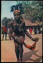 x12746; L´Afriqe en Couleurs Africa in Pictures. La Danseuse au mouchoir.