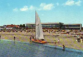 x13607; Grömitz. Strand am beheizten Meerwasserbrandungsbad.