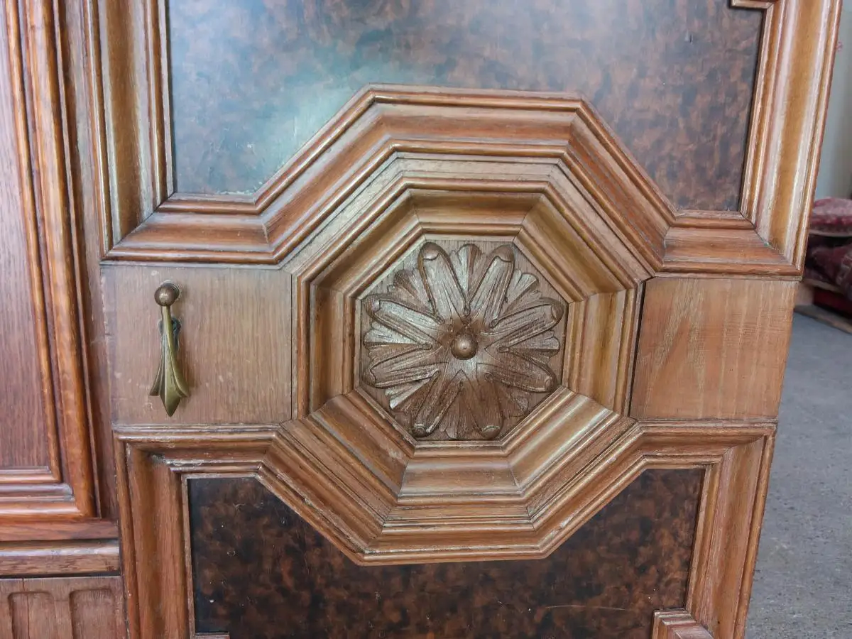 eindrucksvolles Sideboard Anrichte in Wurzelholzoptik ca. 1920 bis 1930 2