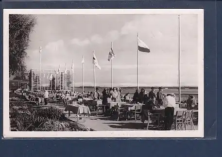 AK Frankfurt a. Main Weltflughafen Rhein Main Kaffeegarten mit Flugzeugrampe 1952