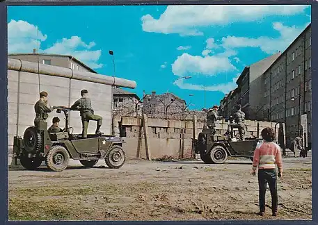 AK 1000 Berlin Die Mauer ( Militär Jeep) 1989