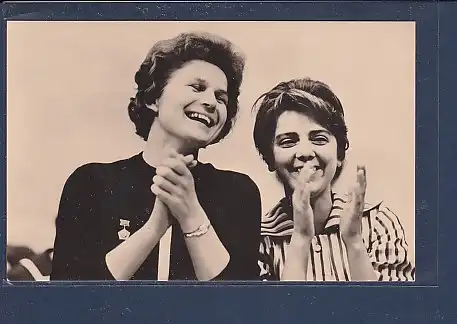 AK Die erste Kosmonautin Valentina Tereschkowa auf dem Weltkongreß der Frauen in Moskau 1963