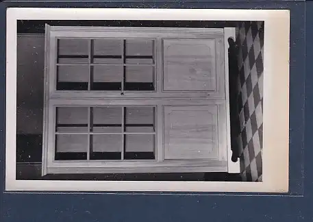 Photo AK Möbelstück Schrank 1950
