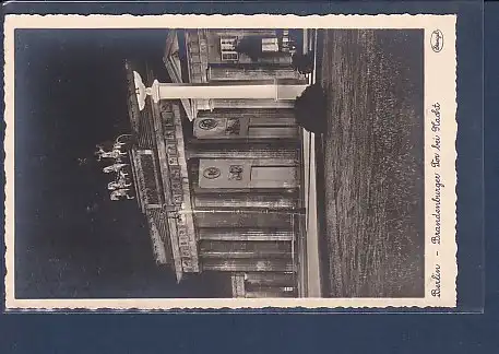 AK Berlin - Brandenburger Tor bei Nacht 1940