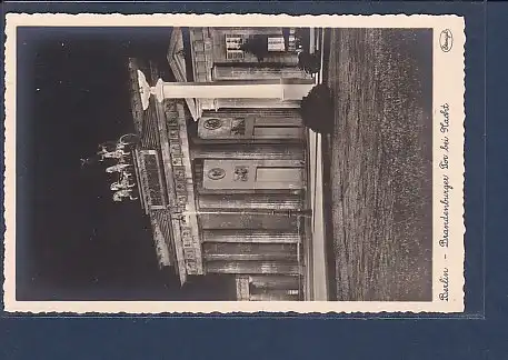 AK Berlin - Brandenburger Tor bei Nacht 1940