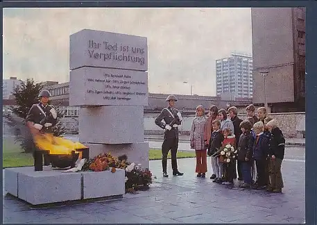 AK Berlin Gedenkstätte für die an der Staatsgrenze zu Berlin gefallenen Soldaten der Grenztruppen der DDR 1970