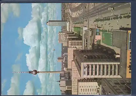 AK Berlin Karl Marx Allee Blick auf Fernseh und UKW Turm und Hotel Stadt Berlin 1973