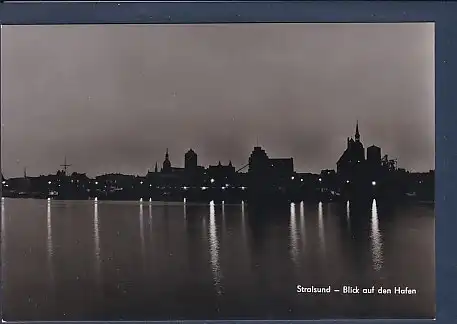 [Echtfotokarte schwarz/weiß] AK Stralsund - Blick auf den Hafen 1981. 