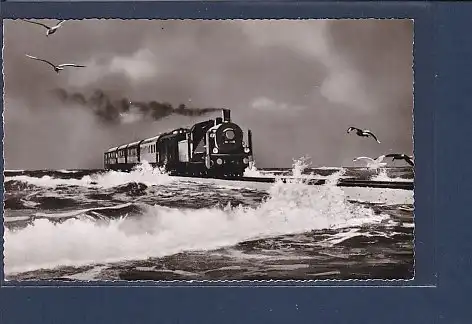 AK Insel Sylt D-Zug im Sturm auf dem Hindenburgdamm 1956