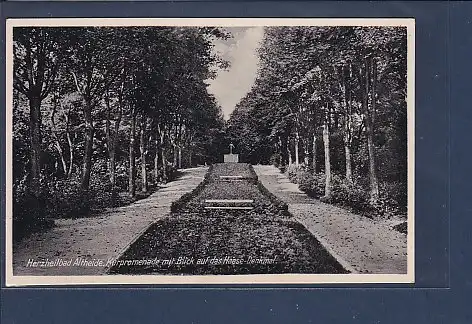 AK Altheide Kurpromenade mit Blick auf das Haase Denkmal 1940
