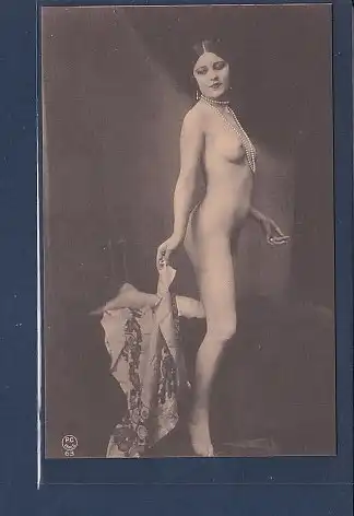 AK Erotik Frau stehend nackt