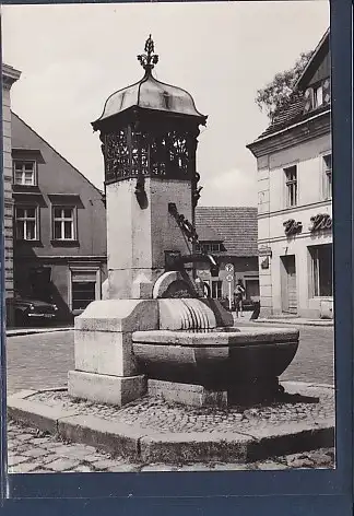 [Ansichtskarte] AK Buckow / Märk. Schweiz Brunnen am Markt 1968. 