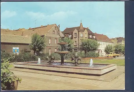 [Ansichtskarte] AK Elsterwerda ( Kr. Bad Liebenwerda) Elsterbrunnen am Markt 1982. 