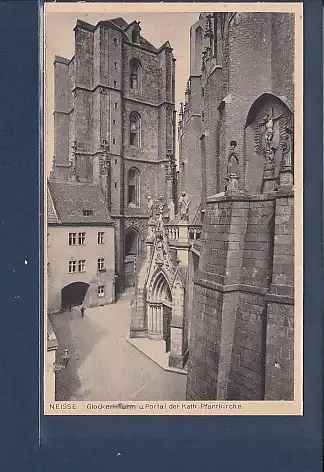 [Ansichtskarte] AK Neisse Glockenturm u. Portal der Kath. Kirche 1930. 