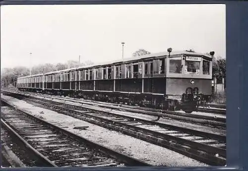 [Ansichtskarte] AK Berliner Verkehrsmittel S-Bahn ( Serie 15) Baureihe 275 747/748 gekuppelt mit Steuerviertel 275659/660 1960. 