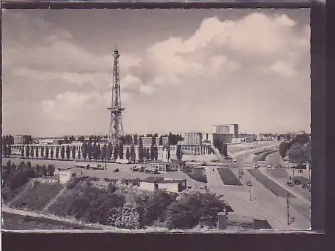 AK Berlin Messegelände und Funkturm ( Tankstelle) 1960