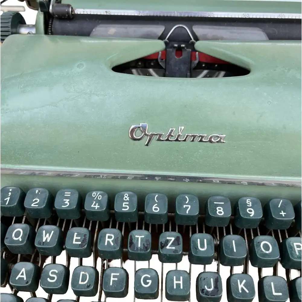 Grüne Optima Elite 3 Schreibmaschine, Deutschland, 1958. 2