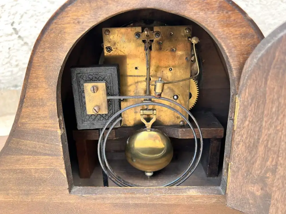 Kaminuhr im Art-Deco-Stil, Napoleons Hut, Deutschland, 1930er Jahre. 13