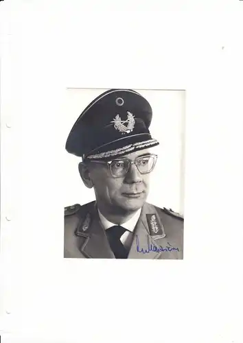 Ulrich de Maiziere, 1912-2006 Reichswehr-Wehrmacht-Bundeswehr, treuer Diener seiner Herren, Gernealinspekteur der BW, O-Foto 10.14,5 cm, Tinen-O-U, Begleitschreiben 1 x bei Mitbewerber 7 x 9,5 Foto 70 Franken, 1 x bei Ebay (6.3.17) 77 Franken, wir schaffe