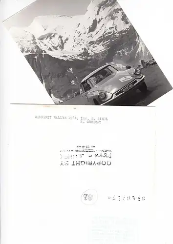 Citroen, 9 Presse-Fotos ca. 1960/62, Citroen DS 19, die Göttliche, tolles Auto, kein Bremspedal, Hydropneumatik, aufwendig, aber unerreicht, RS: Agenturstempel