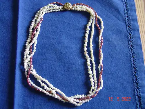 4 reihige Süßwasser Perlenkette gedreht Reiskorn 2 farbig - 47 cm