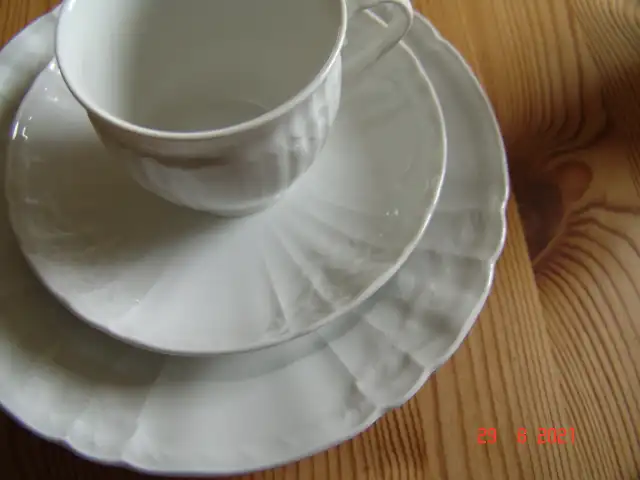 KPM Rocaille weiß Kaffeeservice 21 Teile Schleifstrich - NEUWERTIG 2