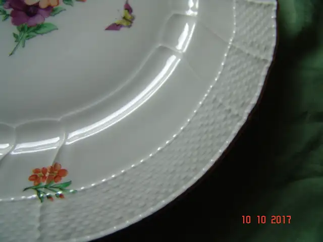 KPM Berlin - Neuosier - Teller - Blumen Schmetterlinge Goldrand - Ø ca 26 cm 11