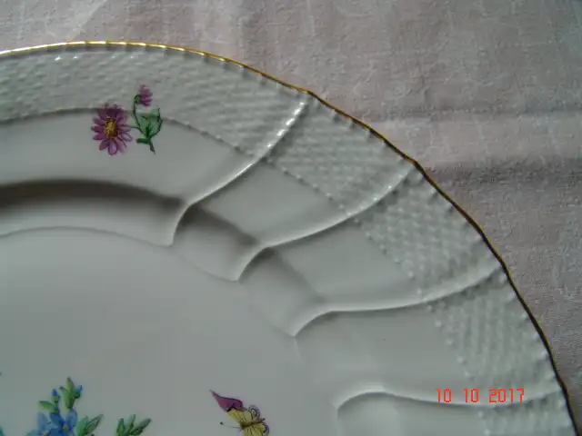 KPM Berlin - Neuosier - Teller - Blumen Schmetterlinge Goldrand - Ø ca 26 cm 4