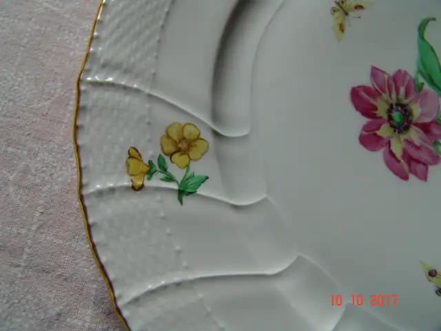 KPM Berlin - Neuosier - Teller - Blumen Schmetterlinge Goldrand - Ø ca 26 cm 6