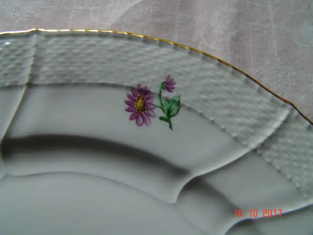 KPM Berlin - Neuosier - Teller - Blumen Schmetterlinge Goldrand - Ø ca 26 cm 7