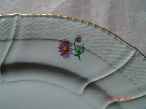 KPM Berlin - Neuosier - Teller - Blumen Schmetterlinge Goldrand - Ø ca 26 cm