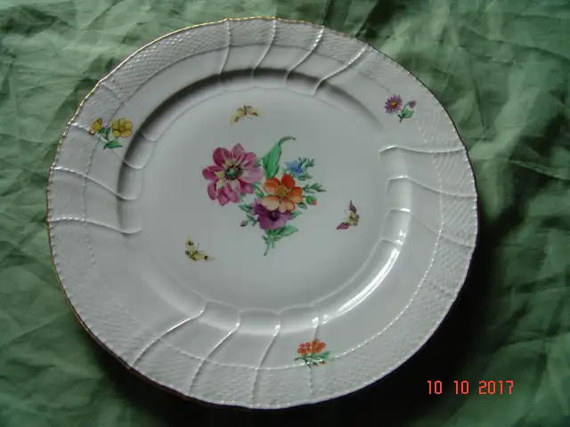 KPM Berlin - Neuosier - Teller - Blumen Schmetterlinge Goldrand - Ø ca 26 cm 9