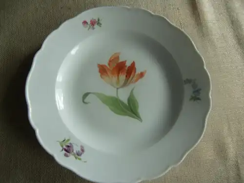 Meißen Teller Blumendekor Schwertermarke, 2 Schleifstriche