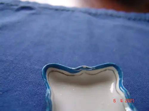 Puppengeschirr eckige Schale Porzellan blauer Rand Silberstreifen