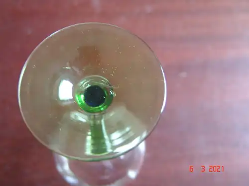 Römer Weinglas grüner Stiel gewellte Kuppa Lufteinschlüsse 17,5 cm