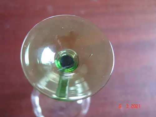 Römer Weinglas grüner Stiel gewellte Kuppa Lufteinschlüsse 17,5 cm