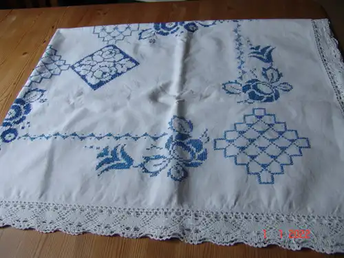 AntikeTischdecke weiß Leinen blau bestickt Handarbeit - 125 x 162