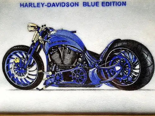 Gemälde einer Harley Davidson Blue Edition aus tausenden Edelsteinen in mühevoller Handarbeit geschaffen-ein Unikat