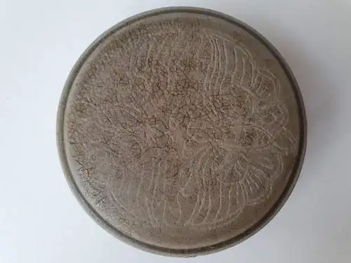 China YUE-five Dynastie 907-960 Siegelpastebox mit zwei Zikaden und grüner Farbe