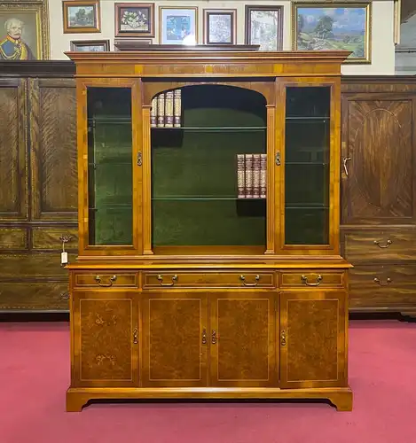 Englische Möbel Regency Eibe Stilmöbel Bücherschrank Vitrine Display Cabinet UK