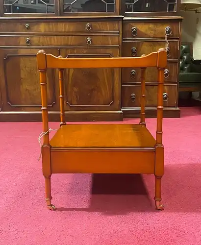 Englische Möbel Stilmöbel Regency Heldense Eibe Tisch Beistelltisch Lampentisch