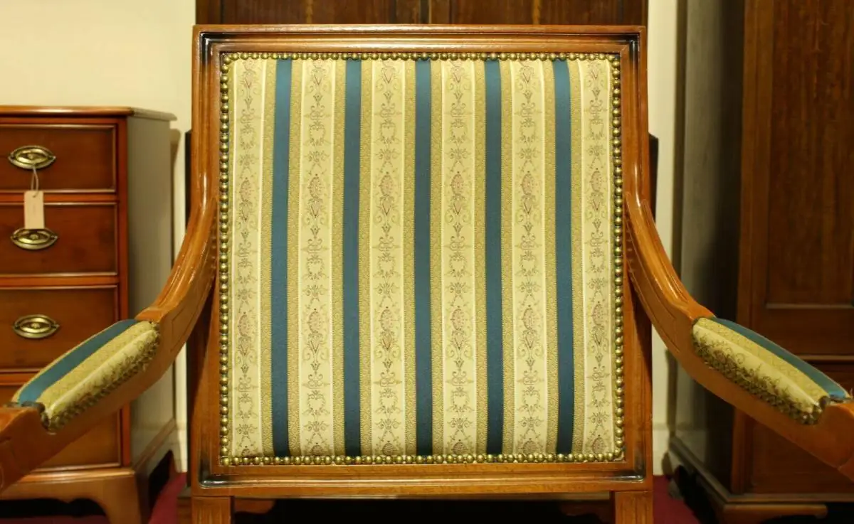 Englische Möbel Antik Stuhl mit Armlehne Eibe Biedermeier Streifen Homeoffice 3