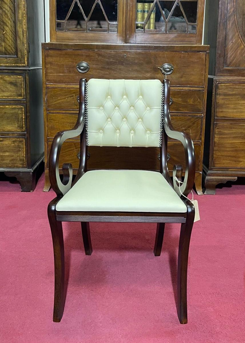 Englische M�bel Chesterfield Mahagoni Leder Stuhl mit Armlehne wei� Made in UK 0