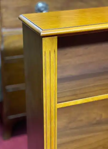 Englische Möbel original Bücherregal Highboard Bookcase Kirsche Made in England