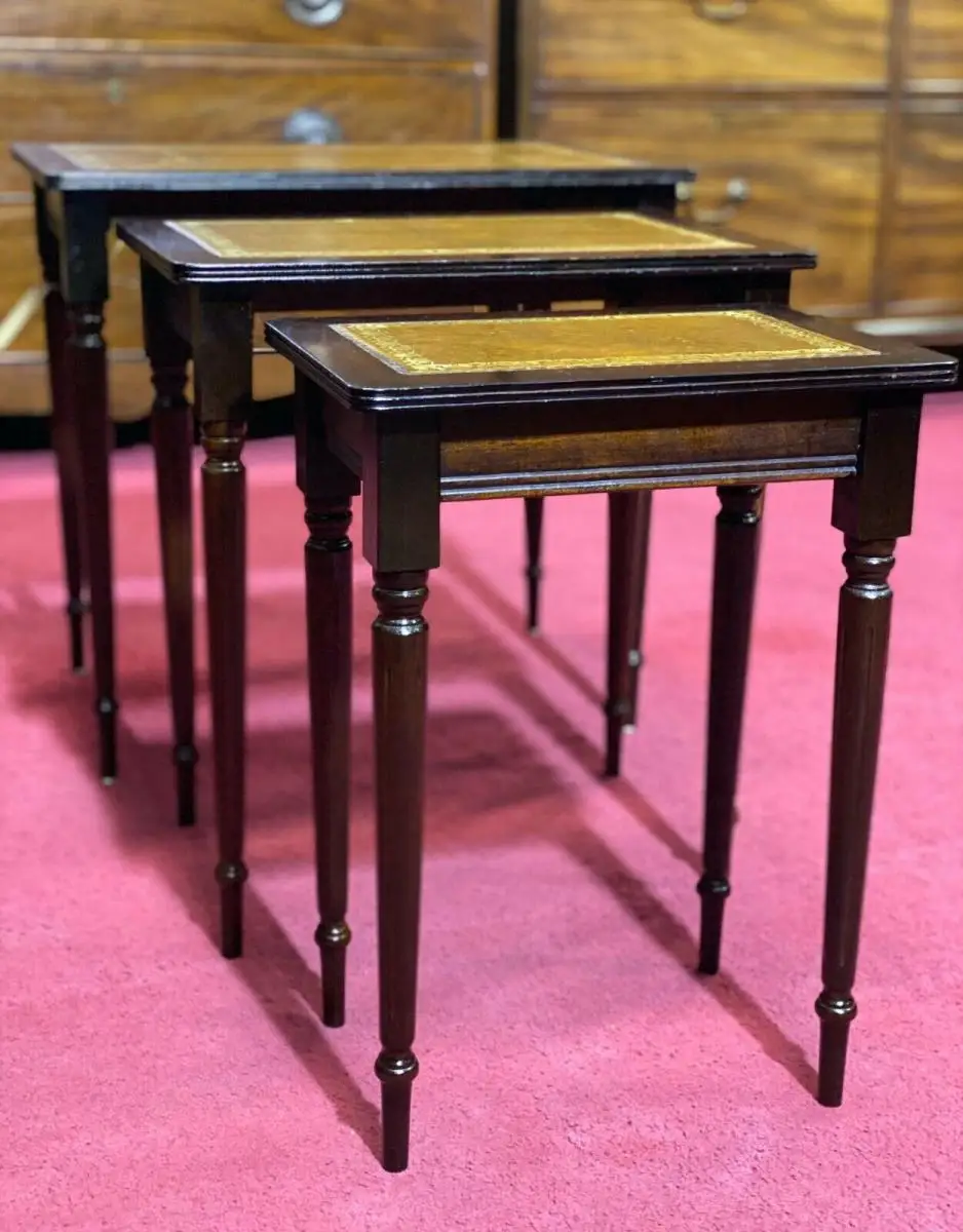 Englische Möbel Original Mahagoni Satz Tische Beistelltisch Set mit Leder 0