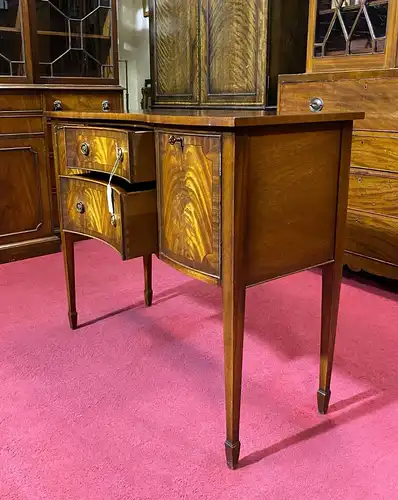 Englische Möbel Regency Serpentine Sideboard Anrichte Bevan Funnell Made in UK